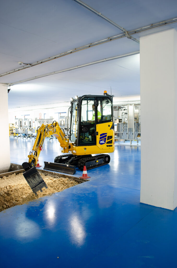 Komatsu présente la mini-pelle électrique PC20E-6