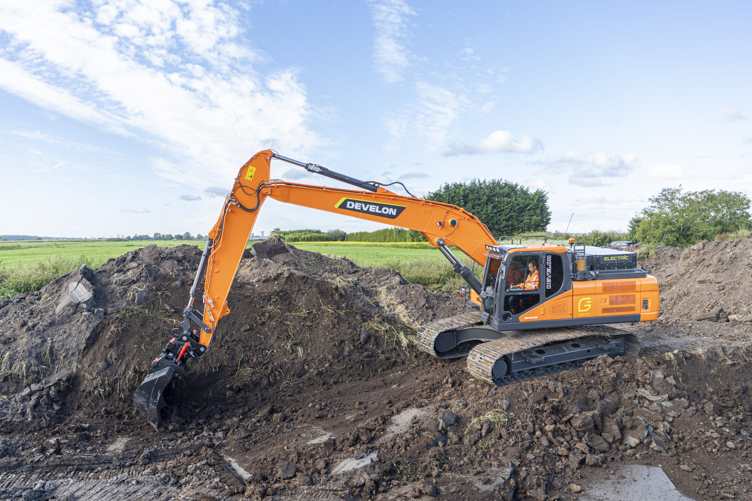 Develon Launches New Electric Excavator Range: Same Performance, Zero Emissions